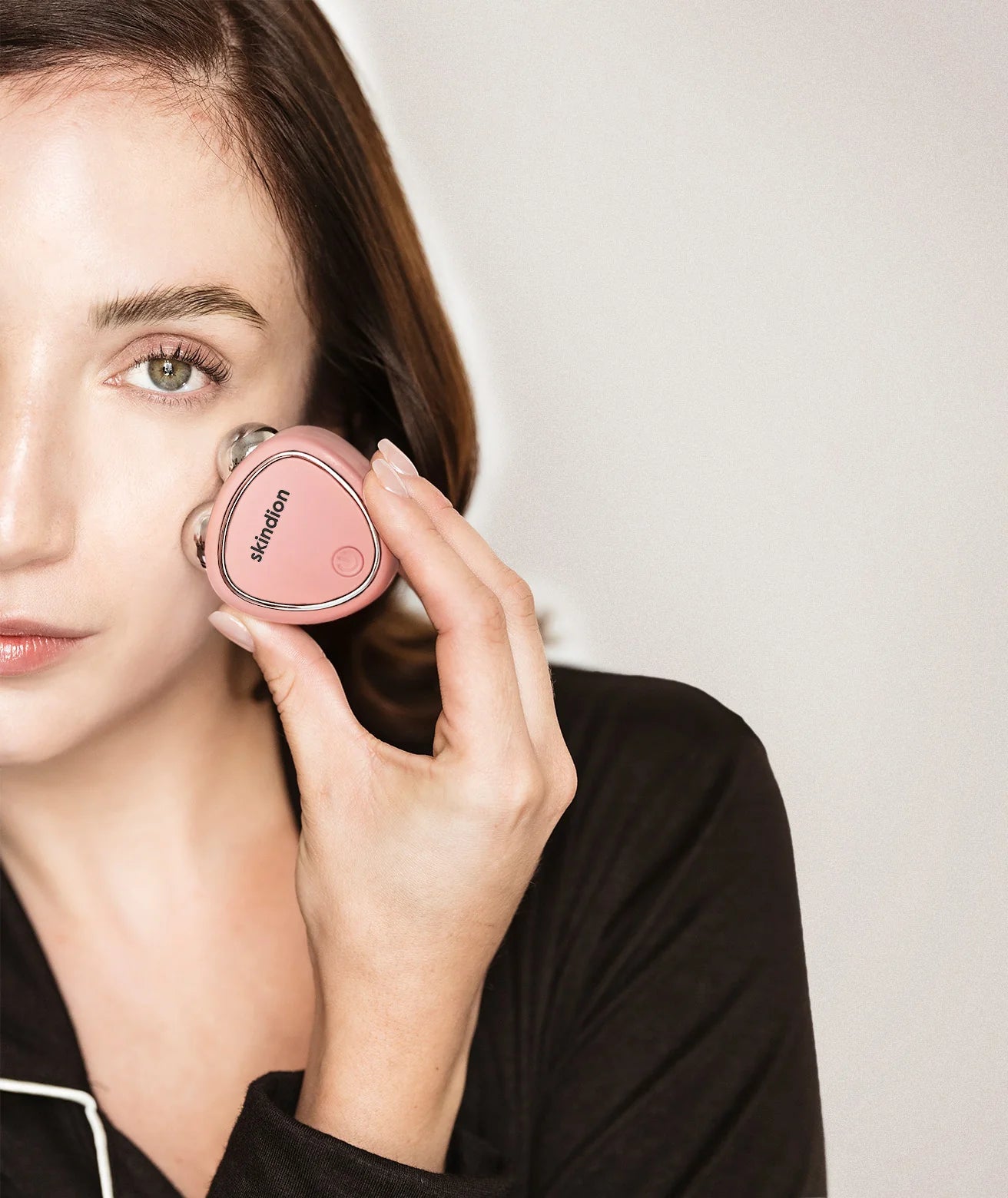 Dispositivo de Rejuvenecimiento Facial - Skindion Perú™